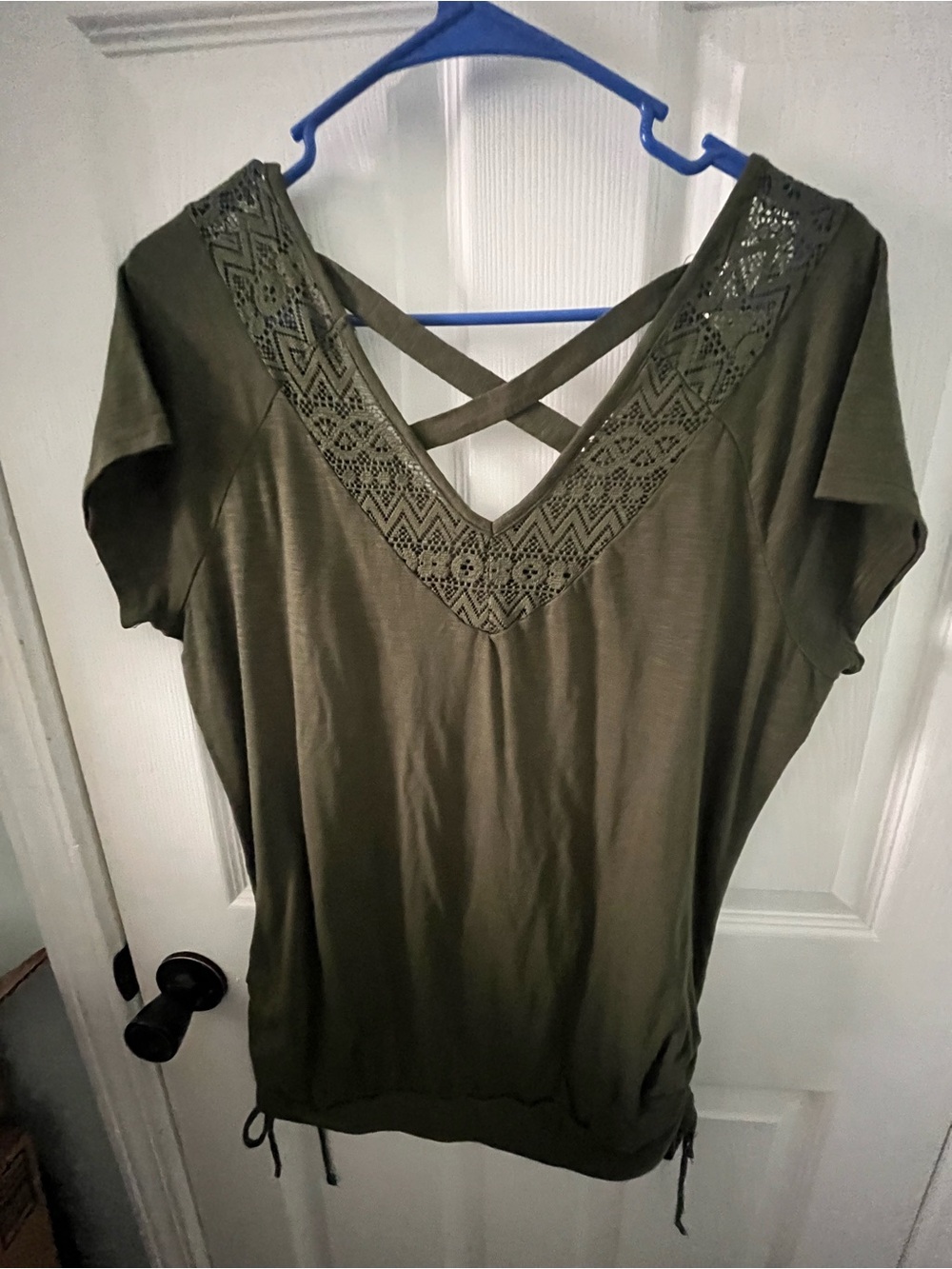 Crisscross V-Neck Short Sleeve Top in Olive Green size XXL